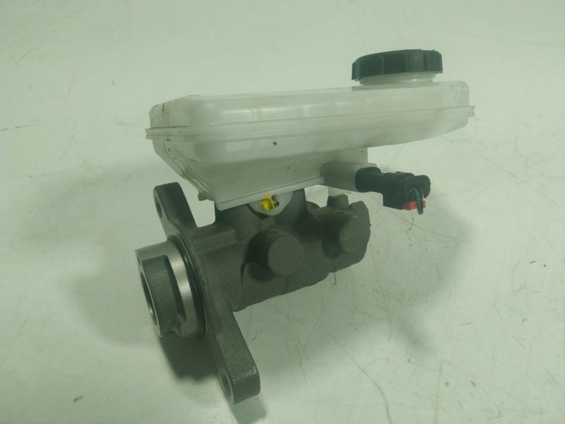 Recambio de bomba freno para tesla y referencia OEM IAM   