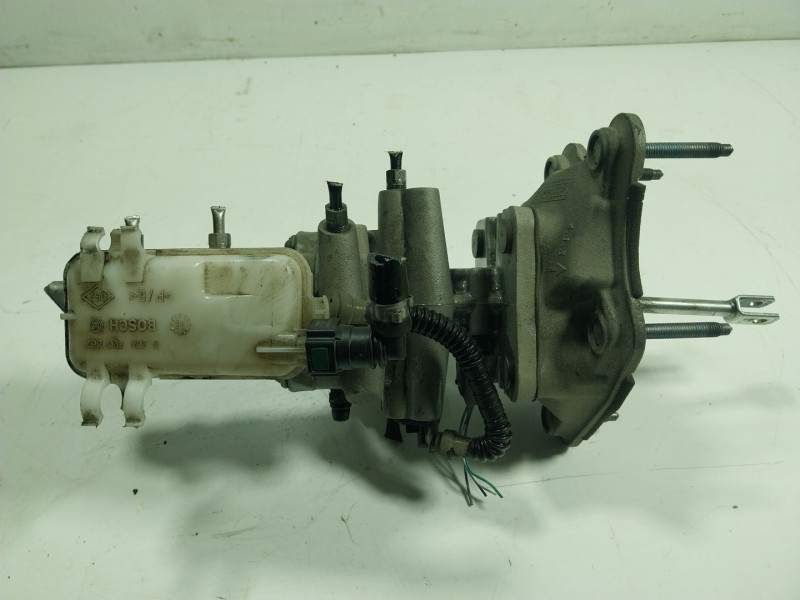 Recambio de bomba freno para renault zoe 68 kw referencia OEM IAM  460116213R 