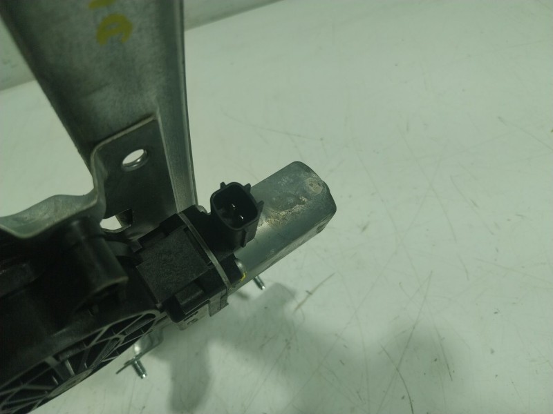 Recambio de elevalunas trasero izquierdo para renault zoe referencia OEM IAM  827218510R 