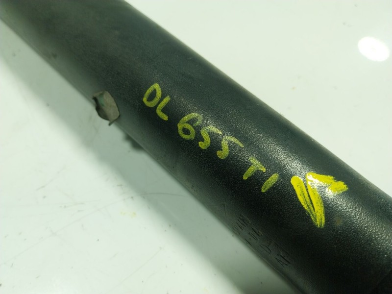 Recambio de amortiguador trasero izquierdo para renault zoe referencia OEM IAM  562108289R 