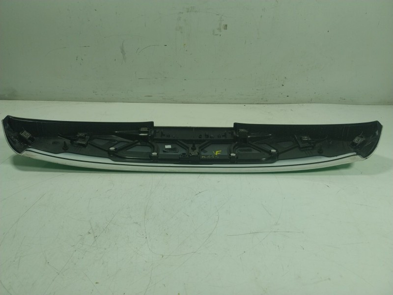 Recambio de aleron trasero para renault zoe referencia OEM IAM  960306120R 