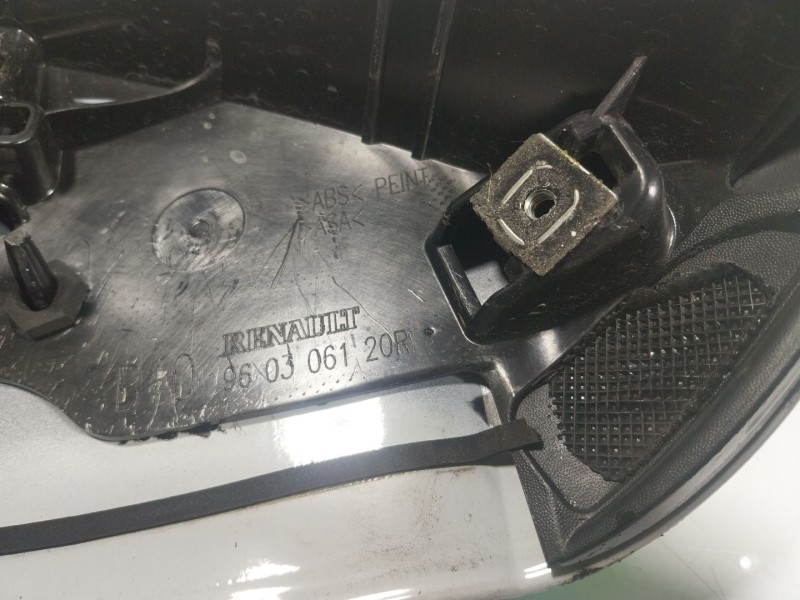 Recambio de aleron trasero para renault zoe referencia OEM IAM  960306120R 