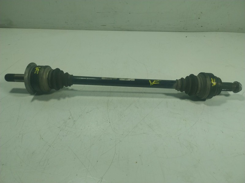 Recambio de transmision trasera derecha para bmw serie 5 lim. (f10) 3.0 turbodiesel referencia OEM IAM  7581022AI 