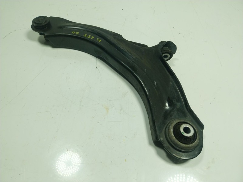 Recambio de brazo suspension inferior delantero derecho para renault zoe referencia OEM IAM   