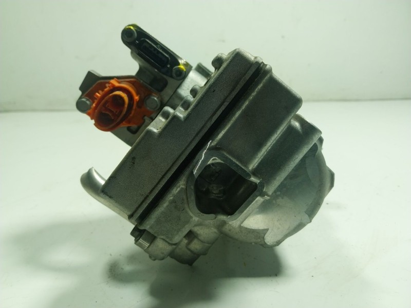 Recambio de compresor aire acondicionado para renault zoe referencia OEM IAM  92600899R 