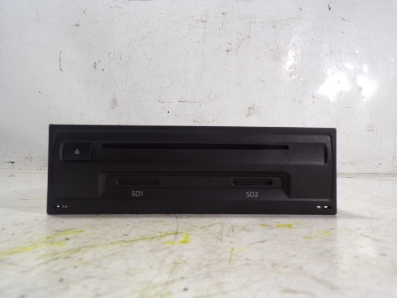 Recambio de sistema dvd para audi a3 sportback (8vf) s line edition referencia OEM IAM 81A035183D 81A035183D 