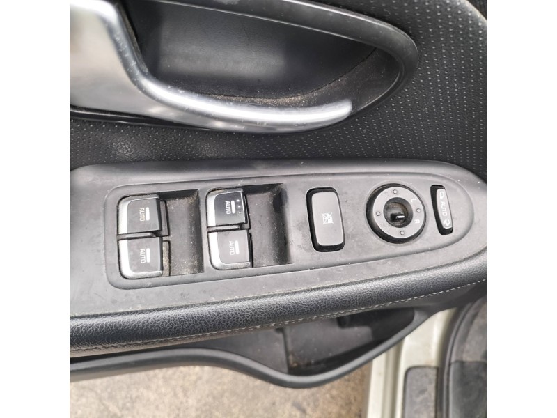 kia carens ( ) del año 2015