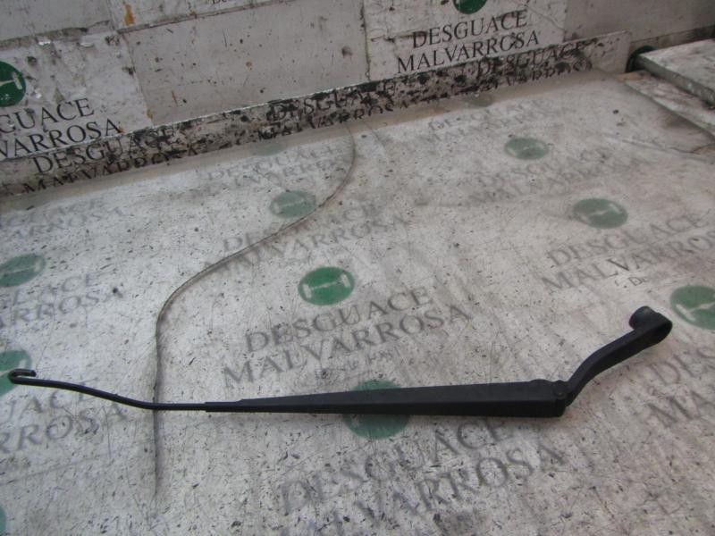 Recambio de brazo limpia delantero derecho para kia sorento 2.5 crdi concept referencia OEM IAM 983203E000  