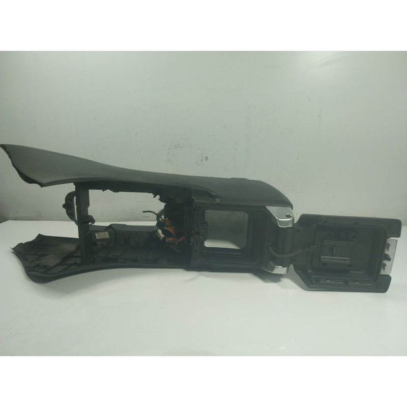 Recambio de apoyabrazos central para land rover range rover sport 3.6 td v8 referencia OEM IAM   