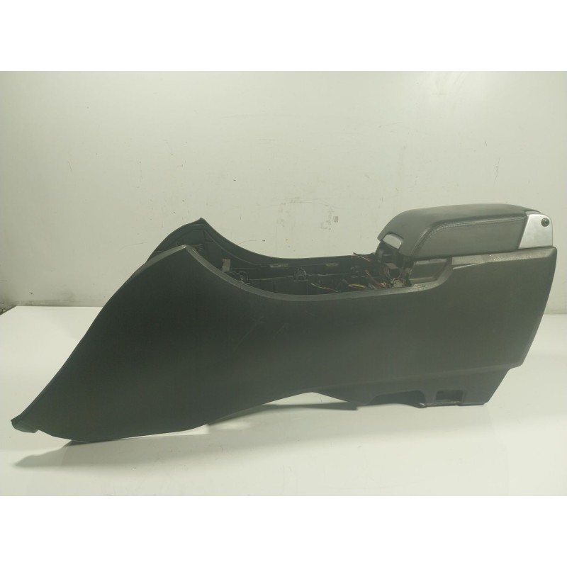 Recambio de apoyabrazos central para land rover range rover sport 3.6 td v8 referencia OEM IAM   