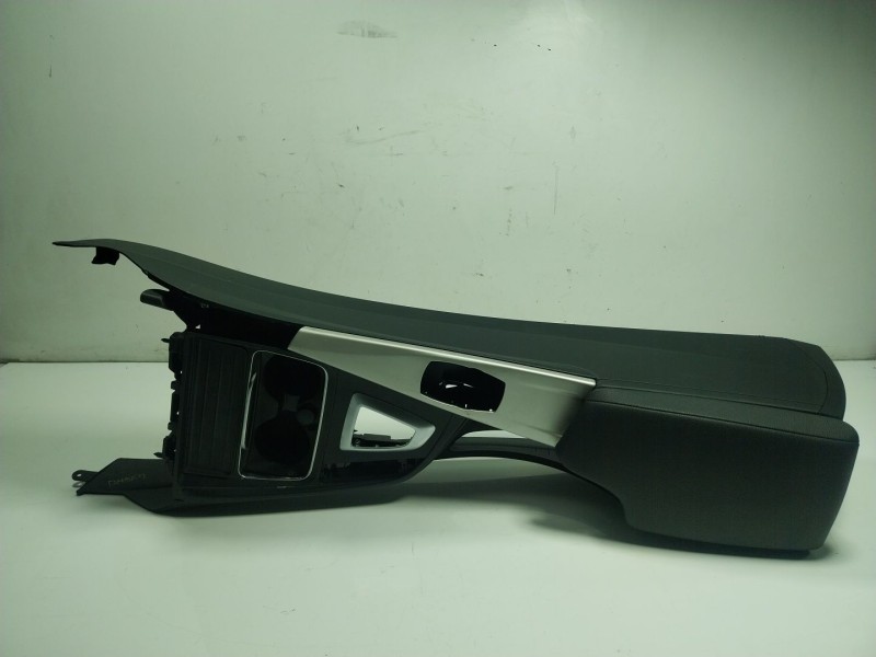 Recambio de apoyabrazos central para bmw serie 3 lim. (f30) 2.0 16v turbodiesel referencia OEM IAM   