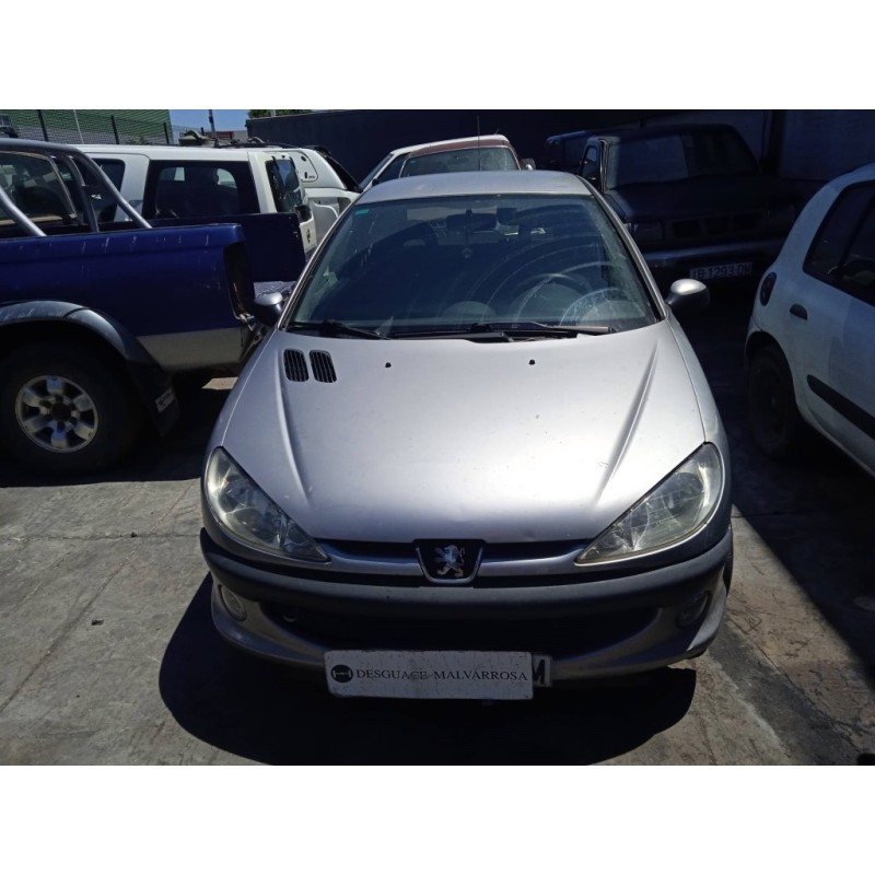 peugeot 206 berlina del año 2001