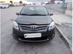 toyota auris del año 2010