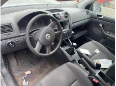 volkswagen golf v berlina (1k1) del año 2004 2