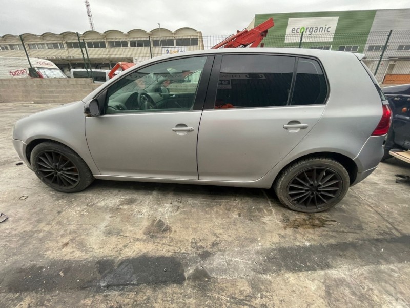 volkswagen golf v berlina (1k1) del año 2004