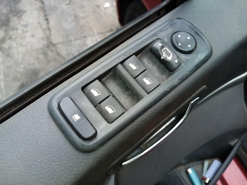 peugeot 807 del año 2003