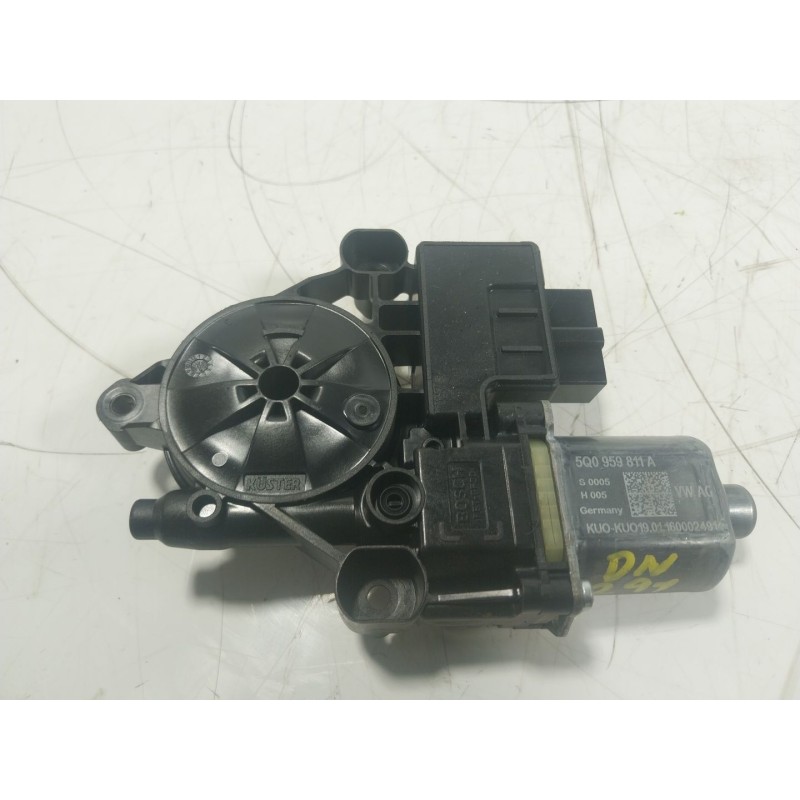 Recambio de motor elevalunas trasero izquierdo para seat leon (5f1) 1.6 tdi referencia OEM IAM  5Q0959811A 