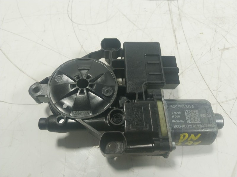 Recambio de motor elevalunas trasero izquierdo para seat leon (5f1) 1.6 tdi referencia OEM IAM  5Q0959811A 