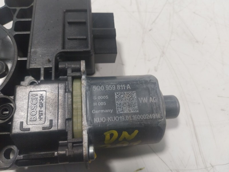 Recambio de motor elevalunas trasero izquierdo para seat leon (5f1) 1.6 tdi referencia OEM IAM  5Q0959811A 