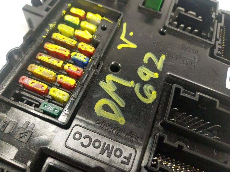 Recambio de caja reles / fusibles para ford ka+ iii (uk, fk) 1.2 referencia OEM IAM  GU5T14B476 