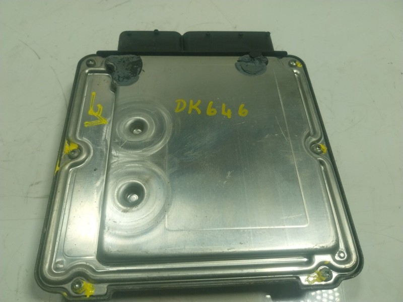 Recambio de centralita motor uce para volkswagen touareg (7la) tdi v10 referencia OEM IAM  070906016AA 