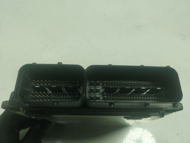 Recambio de centralita motor uce para volkswagen touareg (7la) tdi v10 referencia OEM IAM  070906016AA 