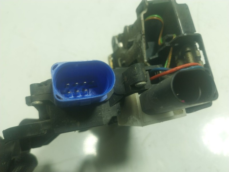 Recambio de cerradura puerta trasera izquierda para volkswagen touareg (7la) tdi v10 referencia OEM IAM  7L0839015B 