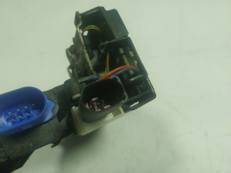 Recambio de cerradura puerta trasera izquierda para volkswagen touareg (7la) tdi v10 referencia OEM IAM  7L0839015B 