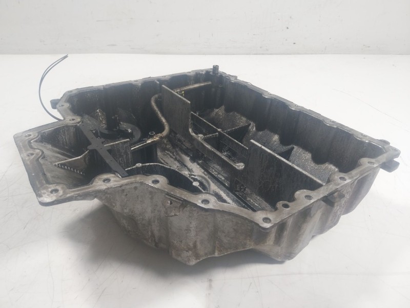 Recambio de carter para volkswagen touareg (7la) tdi v10 referencia OEM IAM  072103601AD 