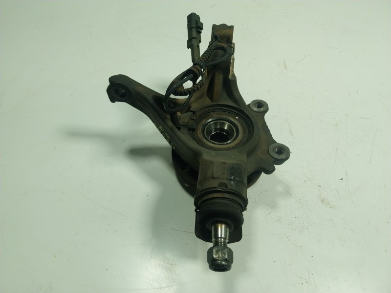 Recambio de mangueta delantera izquierda para peugeot 3008 monospace (0u_) 1.6 hdi referencia OEM IAM   