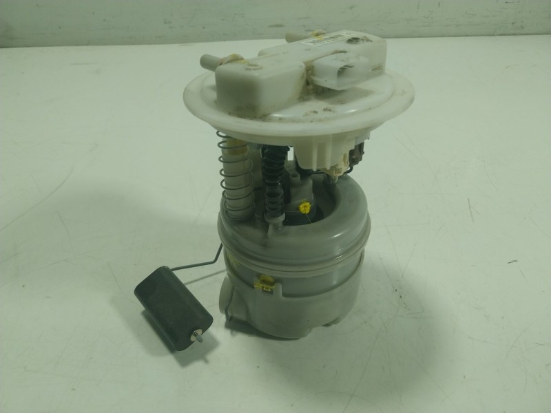 Recambio de aforador para dacia sandero 0.9 tce referencia OEM IAM  172021904R 