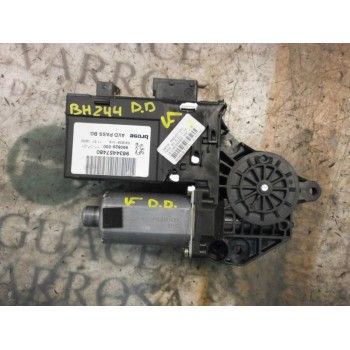 MOTOR ELEVALUNAS DELANTERO DERECHO 