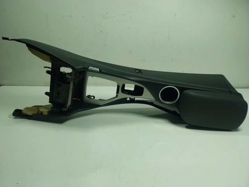 Recambio de apoyabrazos central para bmw x1 (e84) 2.0 16v turbodiesel referencia OEM IAM   