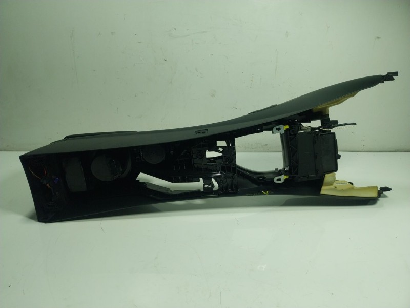 Recambio de apoyabrazos central para bmw x1 (e84) 2.0 16v turbodiesel referencia OEM IAM   