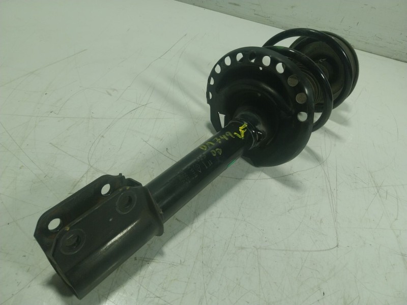 Recambio de amortiguador delantero derecho para dacia sandero 0.9 tce cat referencia OEM IAM  543021807R 