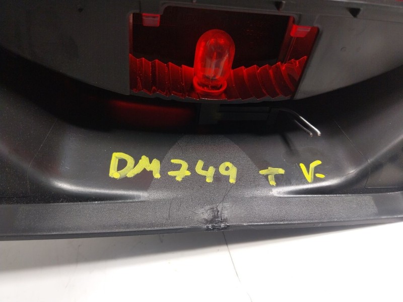 Recambio de piloto trasero central para dacia sandero 0.9 tce cat referencia OEM IAM  26598741R 