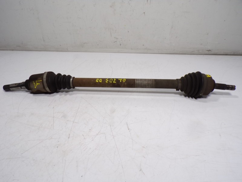 Recambio de transmision derecha para peugeot 208 1.2 12v vti referencia OEM IAM 9803959680 9801611280 