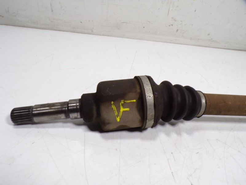 Recambio de transmision derecha para peugeot 208 1.2 12v vti referencia OEM IAM 9803959680 9801611280 