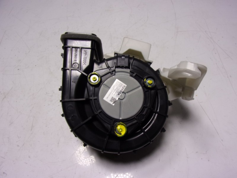 Recambio de motor calefaccion para toyota yaris 1.5 vvti hev referencia OEM IAM G9230K0021 G9230K0021 