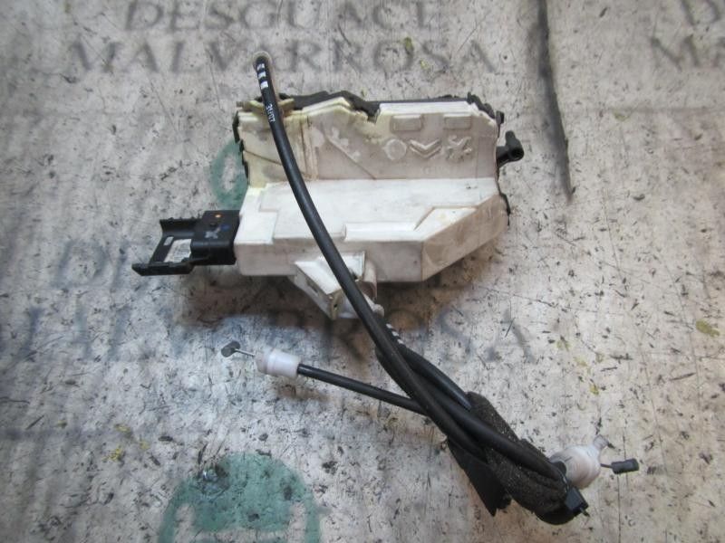 Recambio de cerradura puerta delantera derecha para peugeot 308 sport referencia OEM IAM 9136CR  