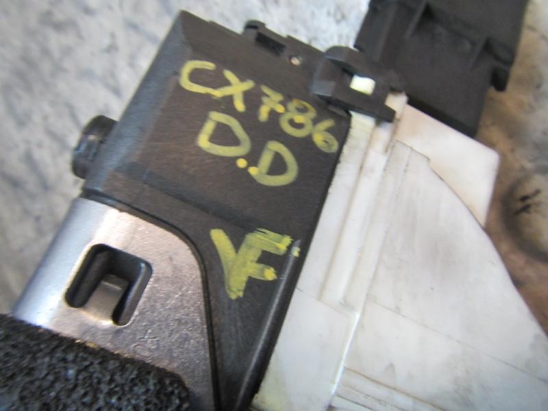 Recambio de cerradura puerta delantera derecha para peugeot 308 sport referencia OEM IAM 9136CR  