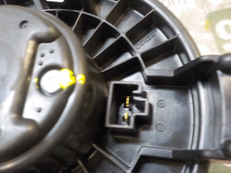 Recambio de motor calefaccion para toyota yaris 1.4 turbodiesel cat referencia OEM IAM 871030D101  