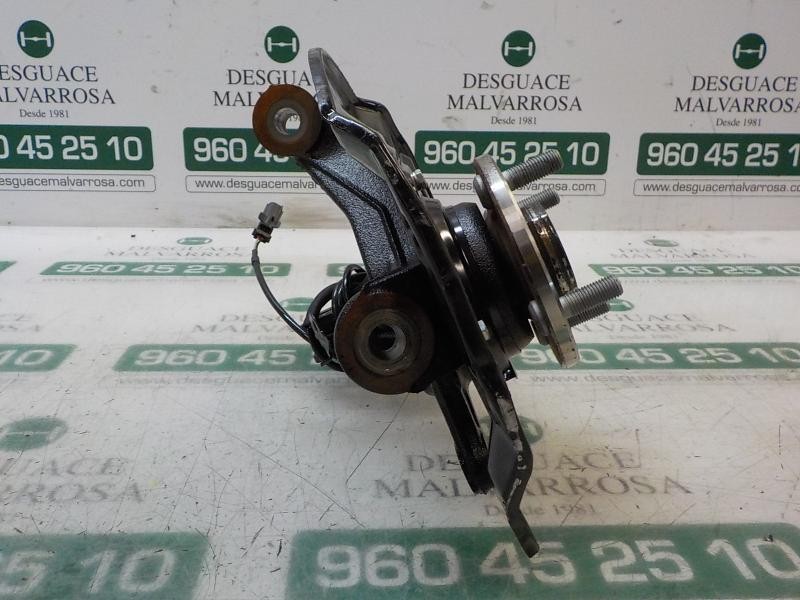 Recambio de mangueta delantera derecha para toyota yaris referencia OEM IAM 432110D230  