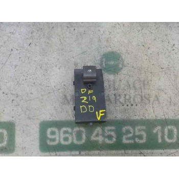 MANDO ELEVALUNAS DELANTERO DERECHO 13301887 