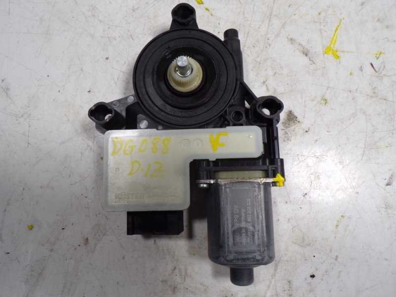 Recambio de motor elevalunas delantero izquierdo para volkswagen polo 1.0 referencia OEM IAM 2Q1959405B 2Q1959881 