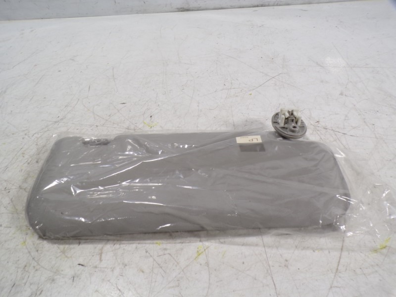 Recambio de parasol izquierdo para toyota rav4 hybrid 4x2 advance referencia OEM IAM 7432042661B0  