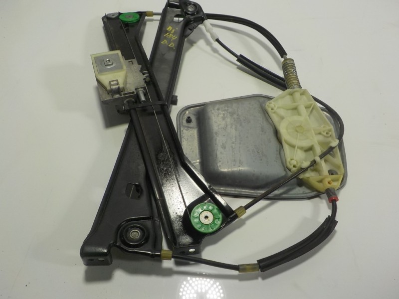 Recambio de elevalunas delantero derecho para volkswagen scirocco (137) 2.0 tdi (103kw) referencia OEM IAM 1K8837462G 1K8837462 