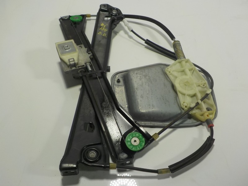 Recambio de elevalunas delantero derecho para volkswagen scirocco (137) 2.0 tdi (103kw) referencia OEM IAM 1K8837462G 1K8837462 