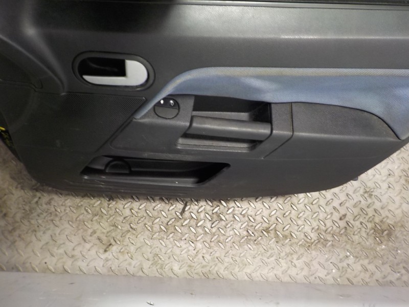 Recambio de puerta delantera derecha para ford fusion (cbk) 1.6 tdci cat referencia OEM IAM   