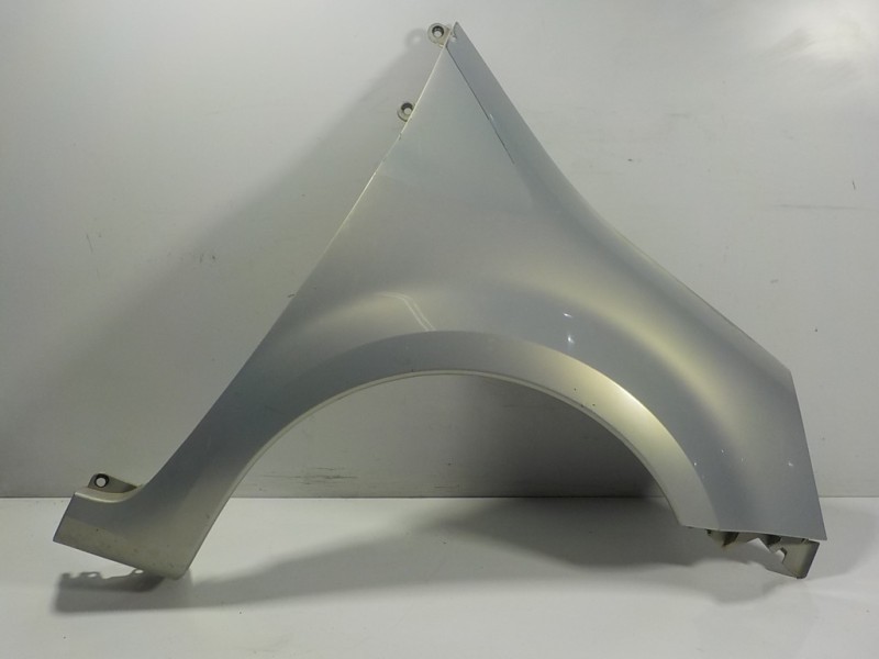 Recambio de aleta delantera derecha para renault modus 1.4 16v referencia OEM IAM   